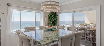 Luxury Penthouse at Regency Towers | 4 Bedrooms | Gulf Views