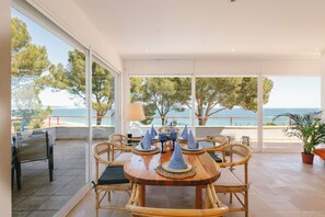 Dining - Villa with pool and spectacular see views near the beach (Begur)