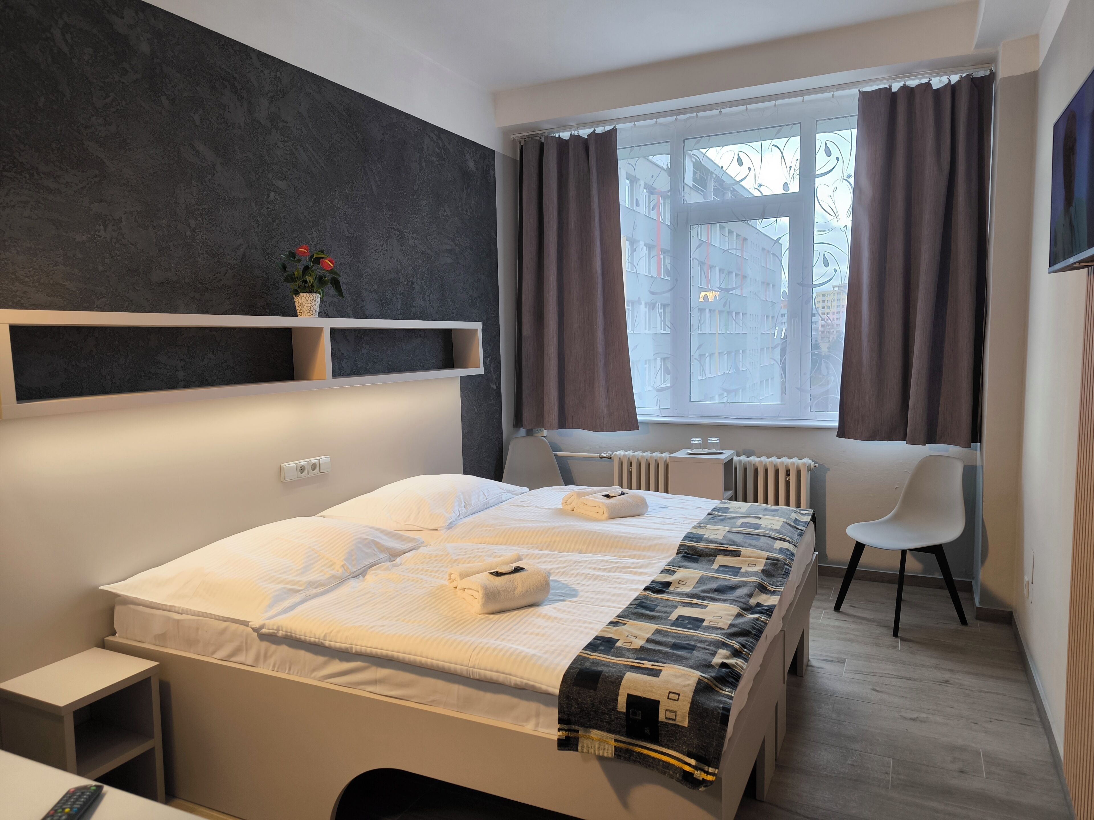 Habitación Confort con 2 camas individuales, vista a la ciudad | Wifi gratis 