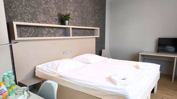 Comfort Triple Room, City View