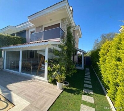 Çeşme'de Aile için Özel Havuzlu Villa!