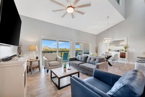 TV, fireplace - Sleep 8 next to the Beach! Balcony & Heated Pool (Indian Shores)