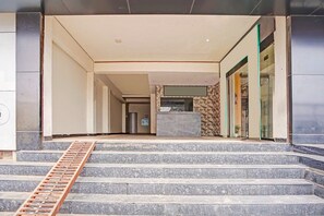 House | Reception - Super Hotel O Kalpi Road (Gwalior)