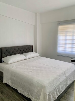 2 slaapkamers, een strijkplank/strijkijzer, beddengoed