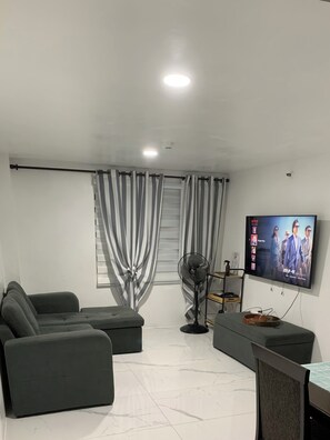 Living area - Family Condominium in the heart of manila located at California Garden Square ! (Mandaluyong City)