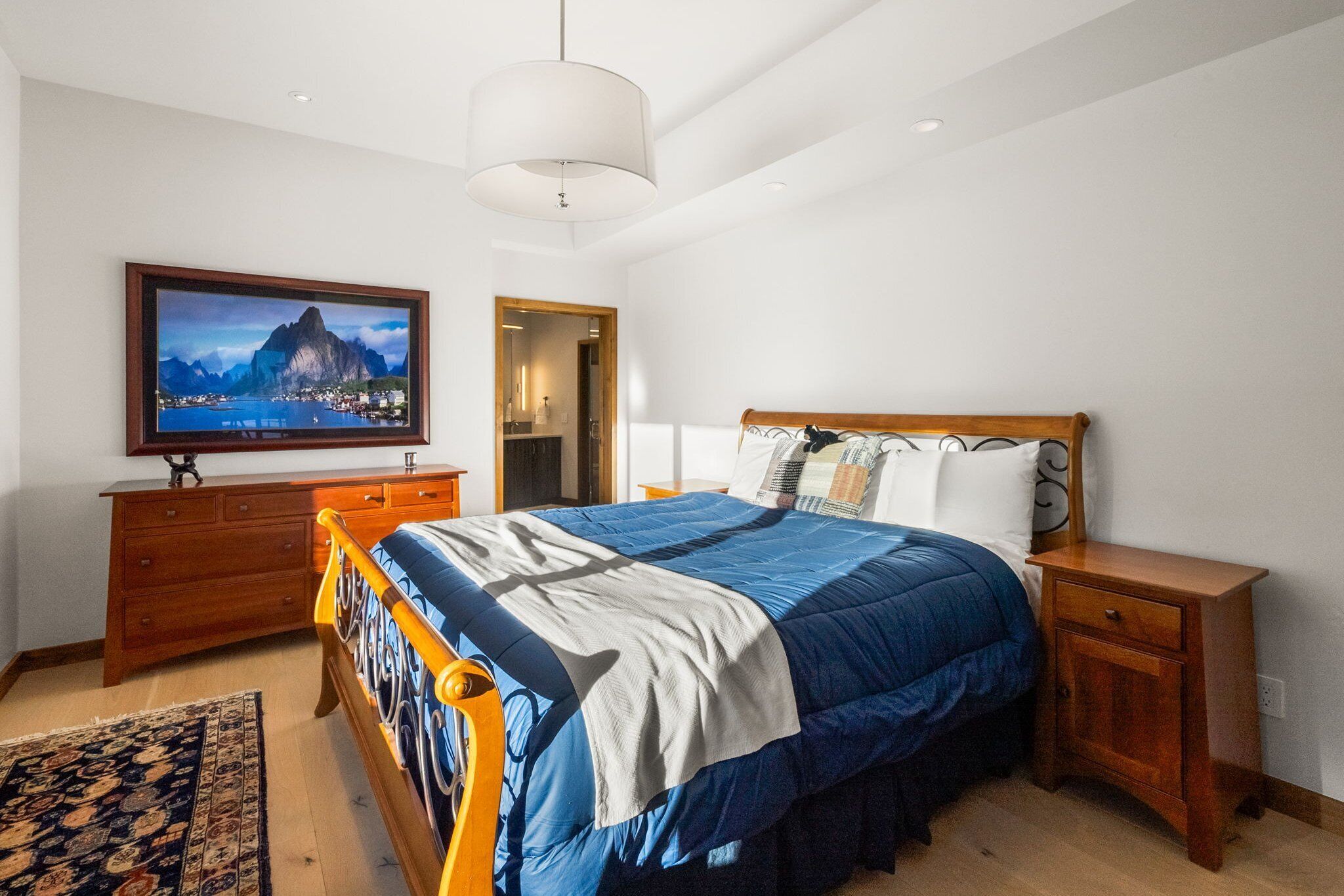 5 soverom, skrivebord, strykejern/-brett og wi-fi