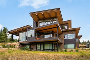 Exterior - Luxury Big Sky Home | Hot Tub & Lone Peak Views (Big Sky)