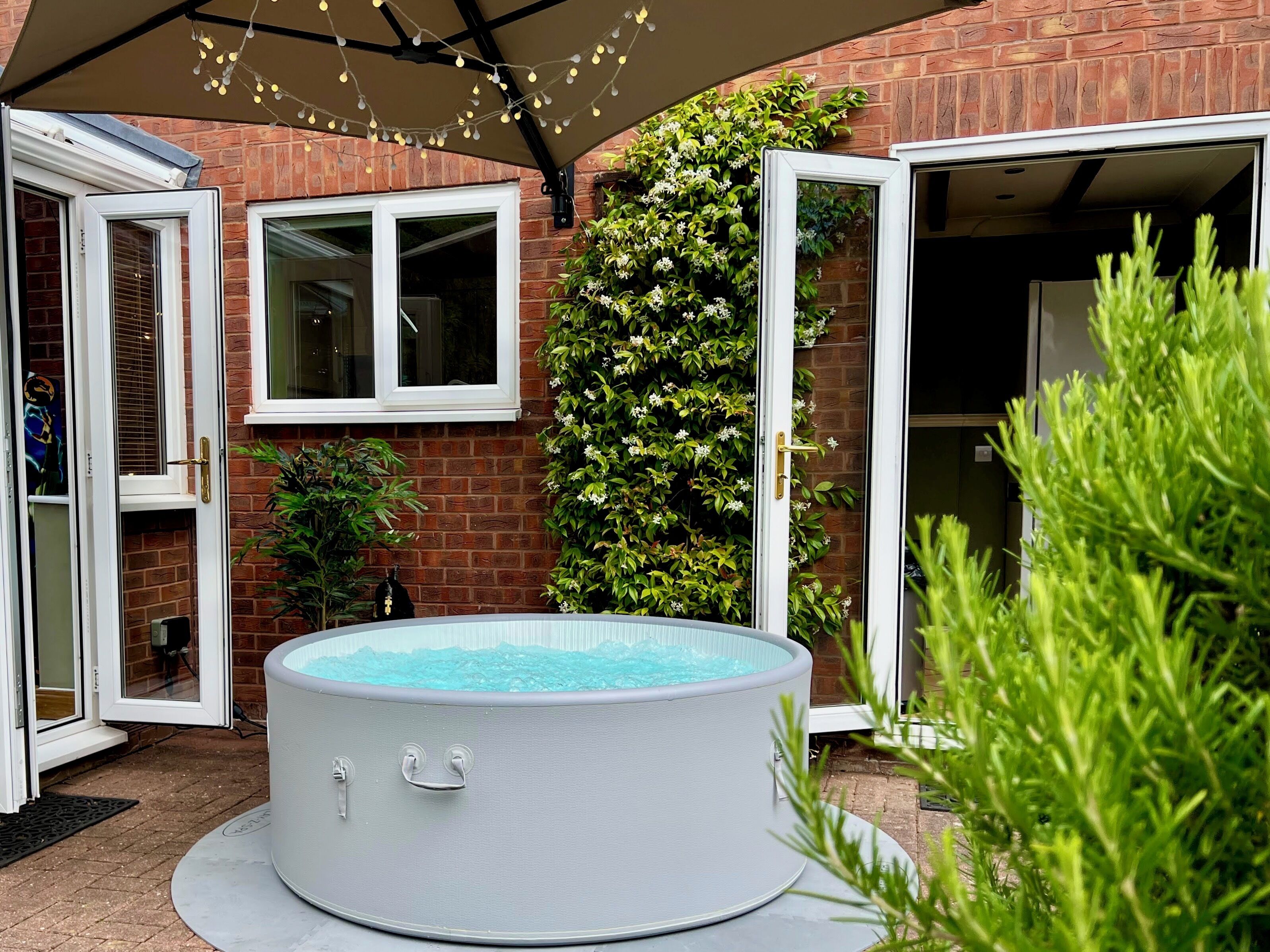 Bain à remous extérieur