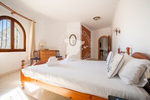 4 bedrooms, iron/ironing board, free WiFi, bed sheets - CostaBlancaDreams - Villa Vista in Calpe (Calpe)