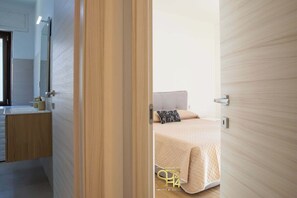 2 habitaciones, tabla de planchar con plancha y wifi gratis 