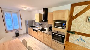 Fridge, microwave, oven, dishwasher - Le Capucine 4 Le Mont Dore 4/6 pers (Mont-Dore)