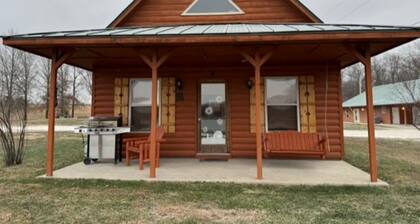 Lakeview Cabin w/ Loft • Grill • Resort Amenities