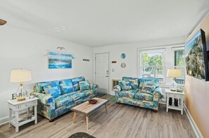 TV - SEA VILLAS #34 - 1 Block From Beach (North Myrtle Beach)