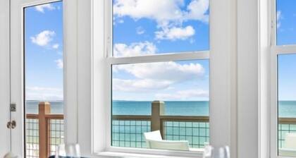 Birds Nest- GULF FRONT 8BR/8.5BA House with private heated POOL, Hot Tub, Views from every room