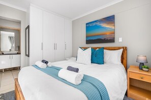 3 bedrooms, free WiFi, bed sheets - Coral Grove - Two Bedroom Apartment, Sleeps 5 (Cape Town)