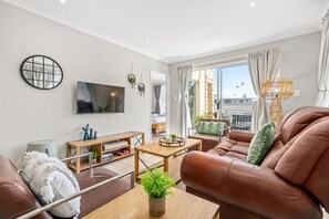 TV - Coral Grove - Two Bedroom Apartment, Sleeps 5 (Cape Town)