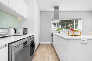 Fridge, microwave, oven, dishwasher - Vernor Court 4 - Two Bedroom Apartment, Sleeps 4 (Cape Town)