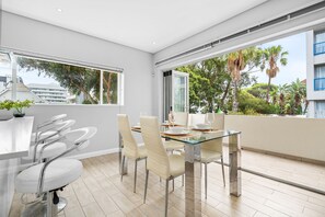 Dining - Vernor Court 4 - Two Bedroom Apartment, Sleeps 4 (Cape Town)