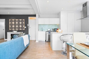 Interior - Vernor Court 4 - Two Bedroom Apartment, Sleeps 4 (Cape Town)