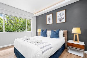 3 bedrooms, free WiFi, bed sheets - Vernor Court 4 - Two Bedroom Apartment, Sleeps 4 (Cape Town)