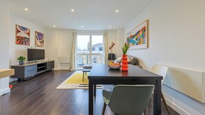 Interior - Central Brixton Apartment - Pass the Keys (London)