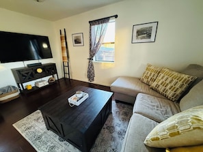 Televisión y chimenea 