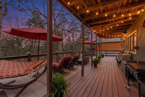 O'FishOwl Sister's Treehouse. Pet Friendly. EZ Water Access. 2 Marinas.