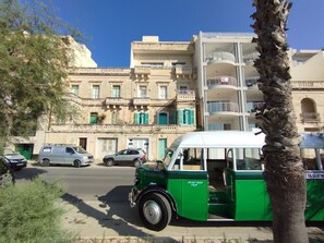 아파트, 침실 2개, 테라스, 시내 전망 | 외관