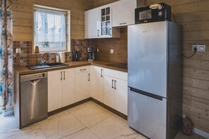 Fridge, microwave, stovetop, dishwasher - Large holiday home, salt cave, sauna, jacuzzi (Balachy)