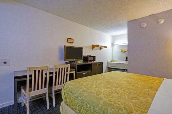 Bügeleisen/Bügelbrett, kostenloses WLAN, Bettwäsche