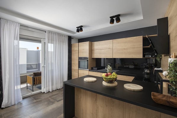 Coffee/tea maker, fridge, microwave, oven - Luxury Penthouse Pula (Pula)