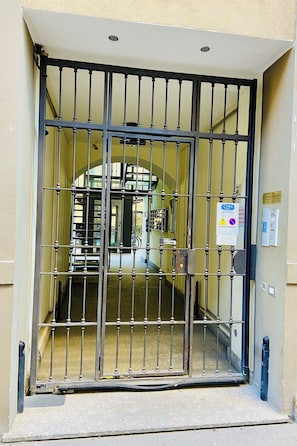 تفاصيل الفندق من الخارج