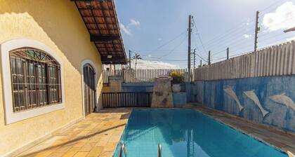 Casa Ampla em Itanhaem Com Piscina a 900m da Praia