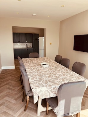 Dining - The Waterfront House 9 minutes drive to Kinsale,6 bedrooms , sleeps 18 guests  (Cork)