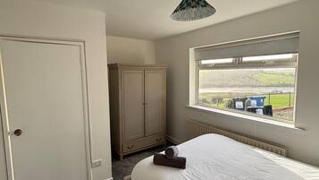 6 bedrooms, iron/ironing board, travel cot, free WiFi