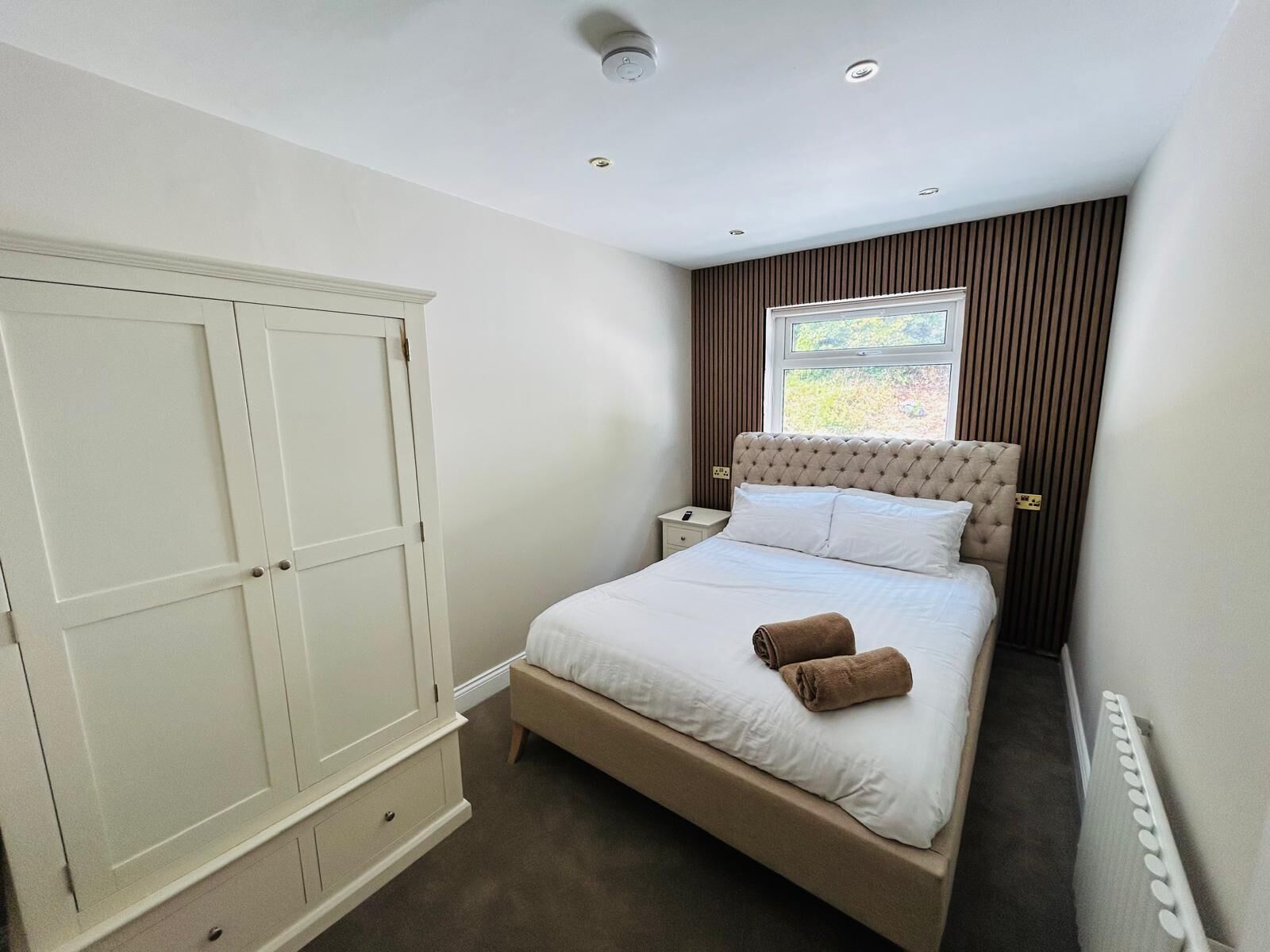 6 bedrooms, iron/ironing board, travel cot, free WiFi