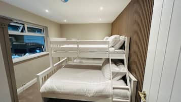 6 bedrooms, iron/ironing board, travel crib, free WiFi