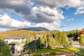 Exterior - Discount~SKI-IN/OUT~Tyra Chalet~3 Bed+Loft~3 Bath! (Breckenridge)