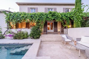 Pool - Villa Sun 7, new at Crillon-le-Brave (Crillon-le-Brave)