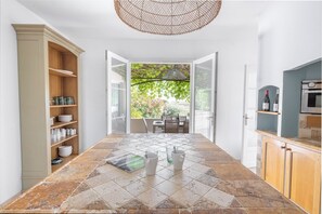 Dining - Villa Sun 7, new at Crillon-le-Brave (Crillon-le-Brave)