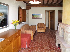 Apartment, 3 Schlafzimmer, Gartenblick | Wohnzimmer