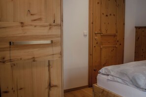 Family Apartment, 2 Bedrooms, Balcony, Mountain View | Free WiFi, bed sheets - Bauernhof Krahlehen - B&B - Apartments (Filzmoos)