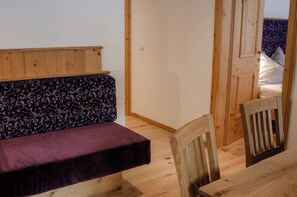 In-room dining - Bauernhof Krahlehen - B&B - Apartments (Filzmoos)