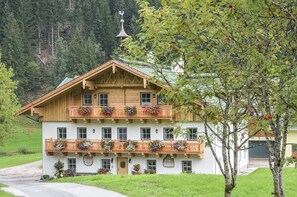 Exterior - Bauernhof Krahlehen - B&B - Apartments (Filzmoos)