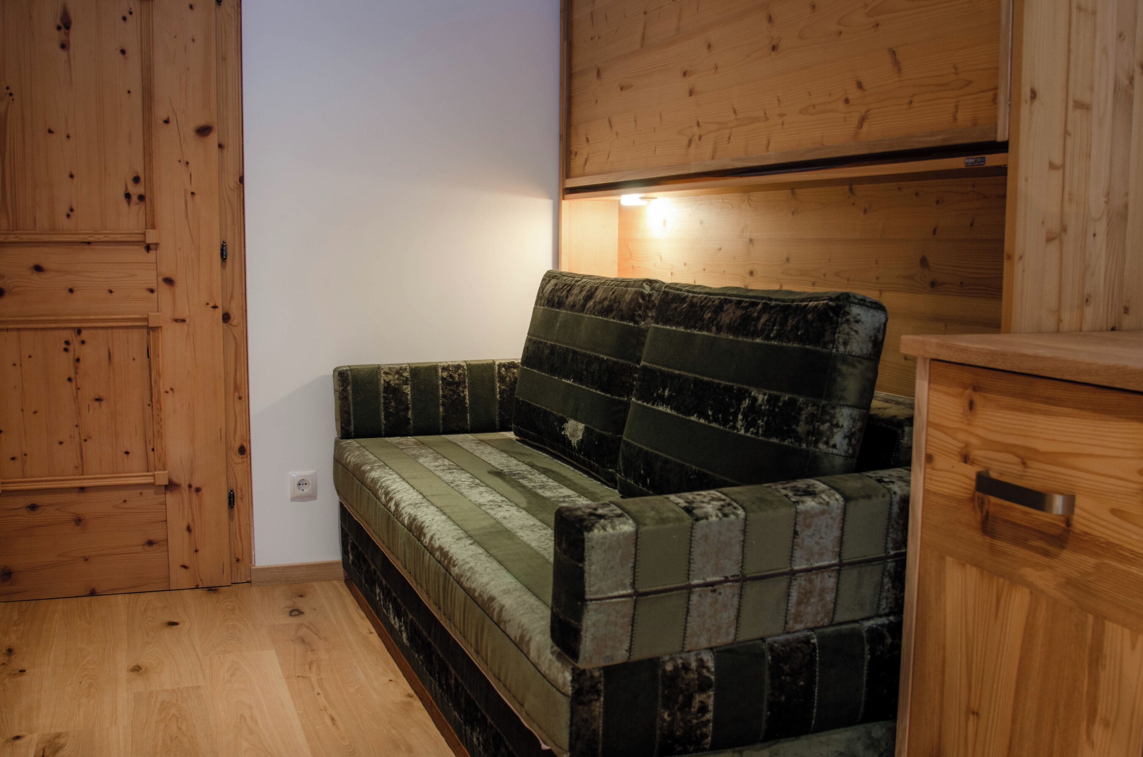 Comfort-Zimmer, Mehrere Betten, Kühlschrank, Bergblick | Kostenloses WLAN, Bettwäsche