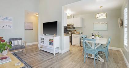 Peaceful 2-bedroom Cottage in Capitola, Steps to the Beach. Pet Friendly.