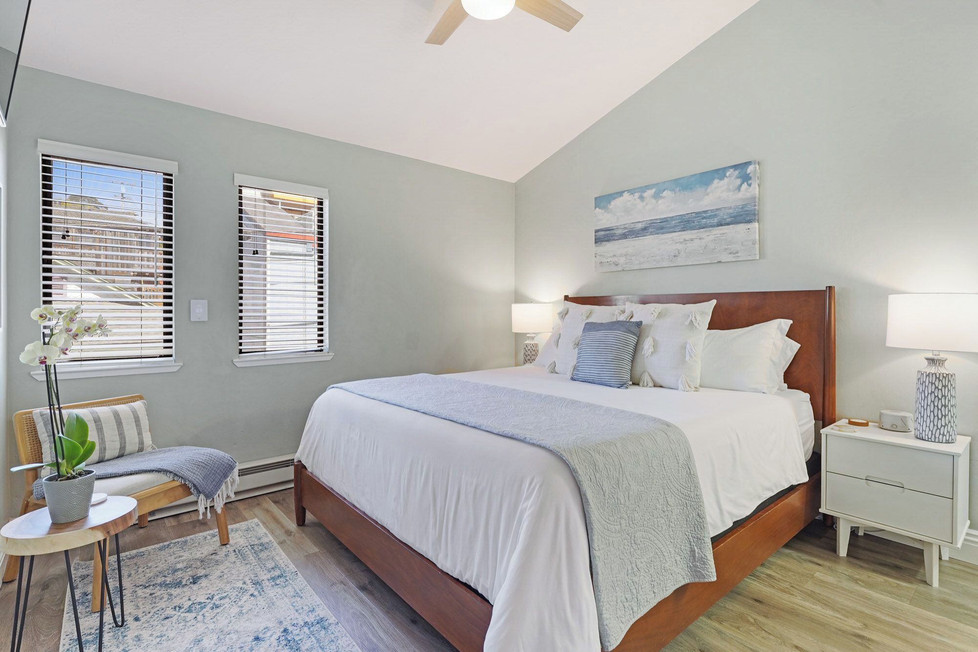 2 habitaciones, tabla de planchar con plancha, cuna de viaje y wifi 
