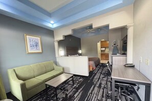 Bügeleisen/Bügelbrett, kostenloses WLAN, Bettwäsche