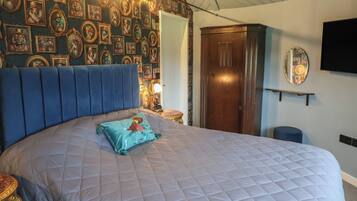 2 bedrooms, individually decorated, individually furnished, free WiFi