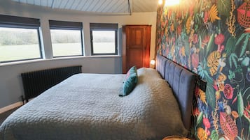 2 bedrooms, individually decorated, individually furnished, free WiFi